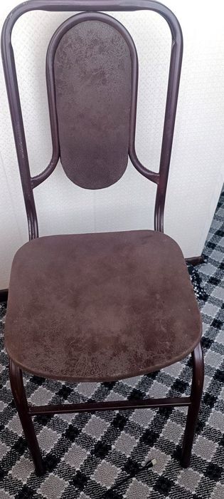 Стул Сотилади 3 та бор