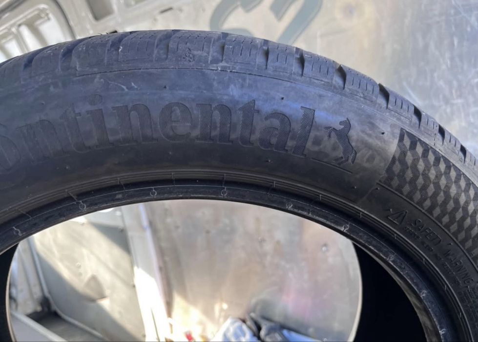 Продавам 2бр гуми 205/55R17 Continental Contiwinter