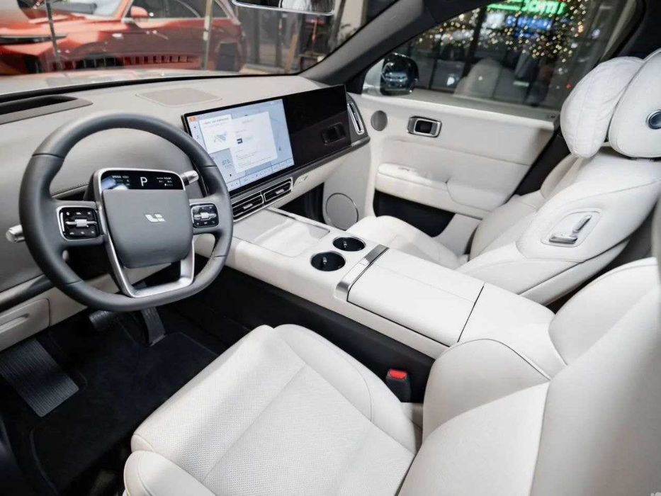 Элитарные путешествия по Узбекистану с гидом, сопровождающим на Li L9