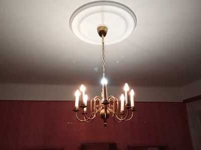 Veioză din alamă cu 8 brațe, becuri lumânare în stare bună