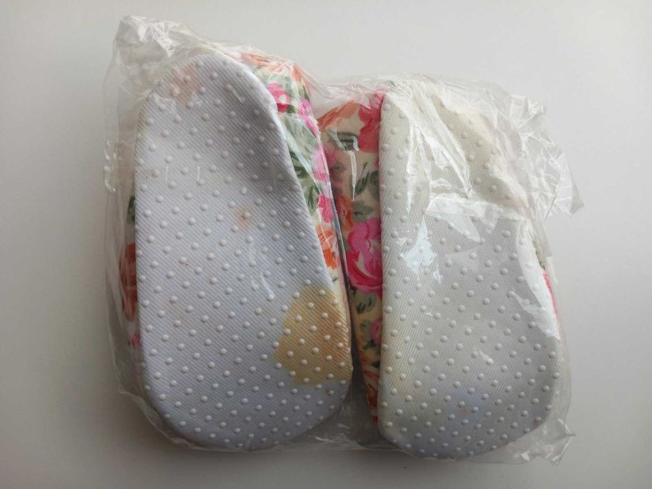 Нови бебешки буйки обувки + лента за коса 6-12м.