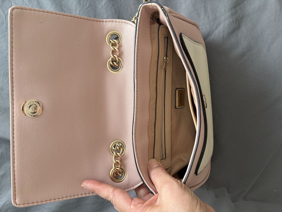 Сумка от Guees новая