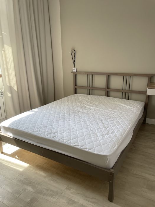 Кровать с матрассом