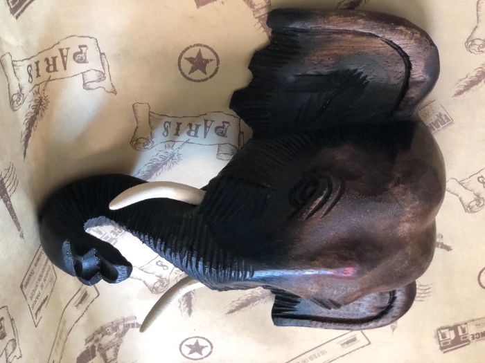 Слон из дерева тик .Тайланд