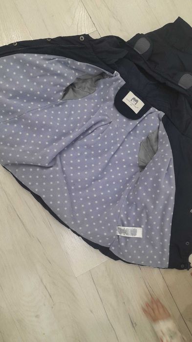 Продам детскую куртку универсал осень-зима