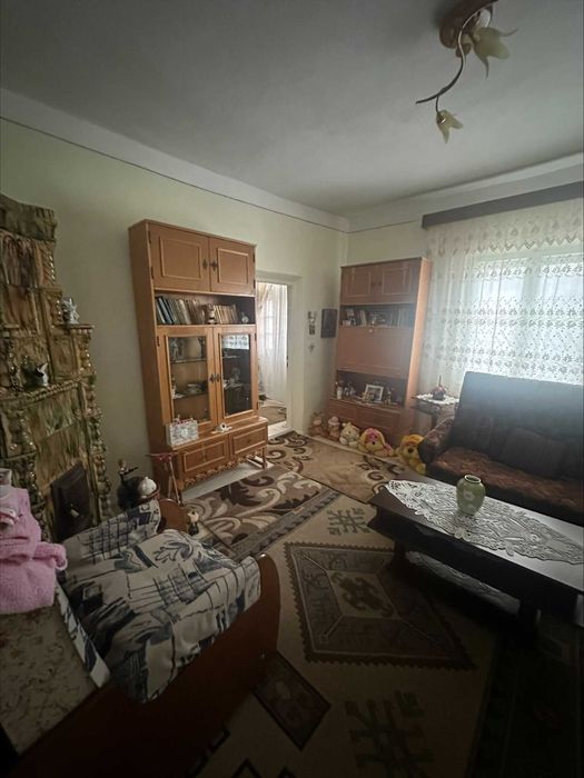 Casa Belcesti - Aproape de Centru si Gara - 1033 MP (111 MP Casa )