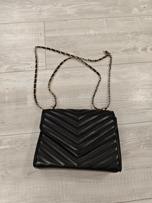 Дамски чанти - бежова или черна