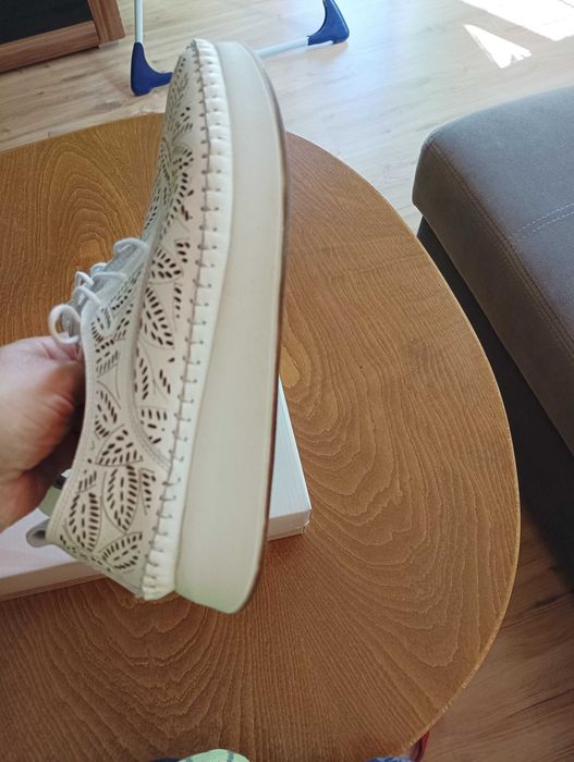 Комфортни нови сникърси естествена кожа