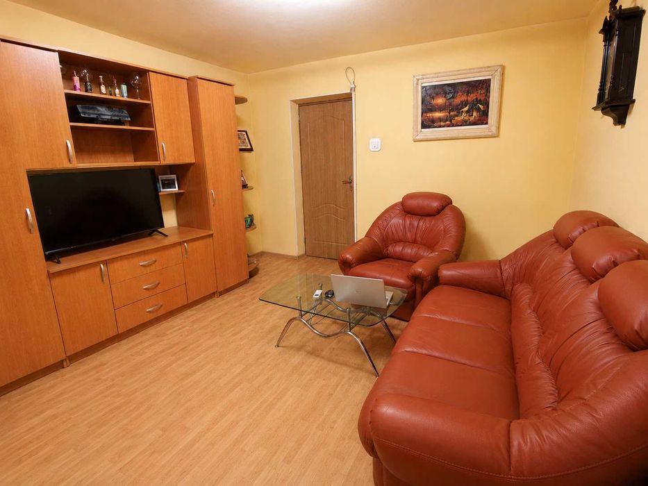 Vanzare apartament 3 camere