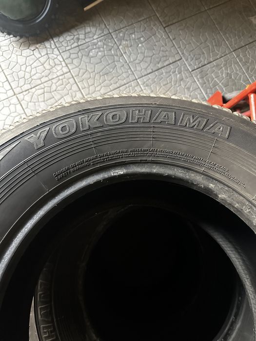 YOKOHAMA 265/70/r16
