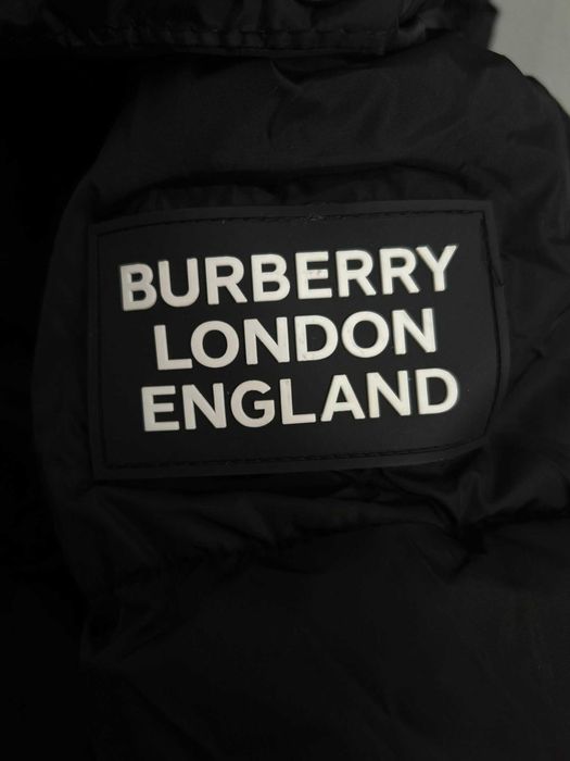 Geaca Burberry care se Transforma in vesta cu Puf neagra pentru Iarna