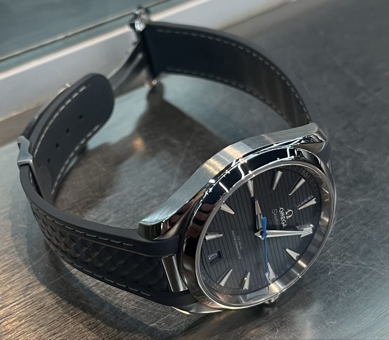 Часовник Omega AQUA TERRA 150M