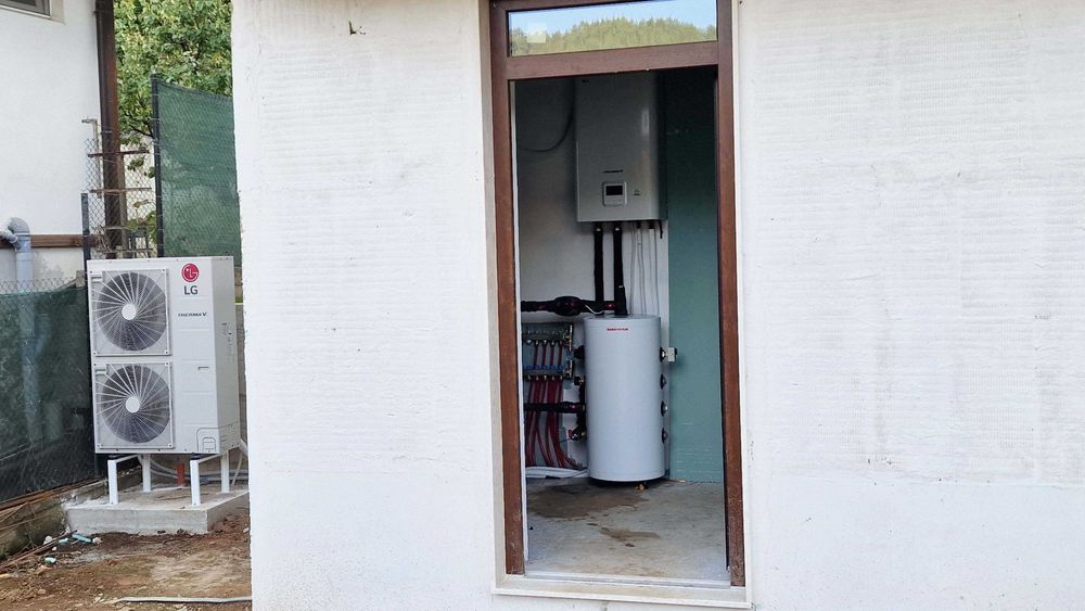 Продажба и монтаж на термопомпи, пелетни котли, соларни панели