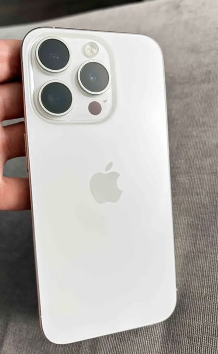 Продам Iphone 15 pro 128