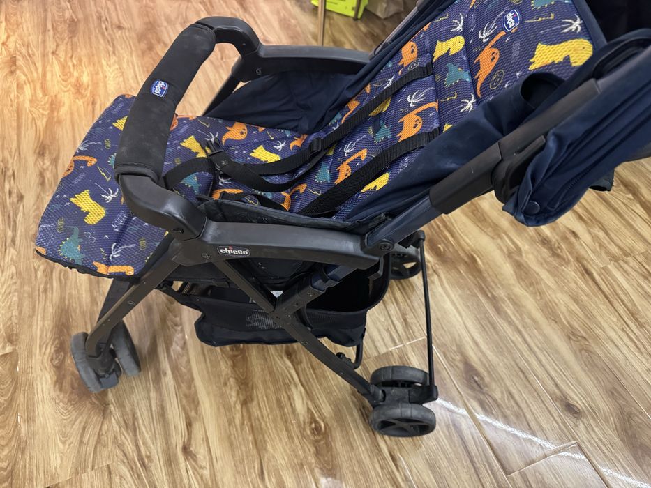 Продаётся детская коляска Chicco