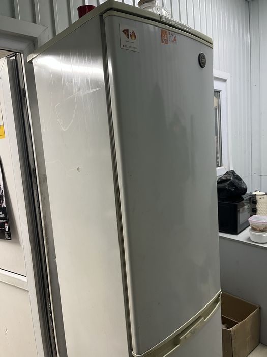 Продам хододильник Бирюса работает