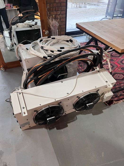 Продаю агрегат (холодильник) для цветов