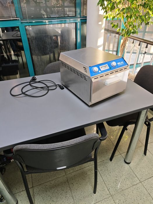 Медицински стерилизатор MELAG 75