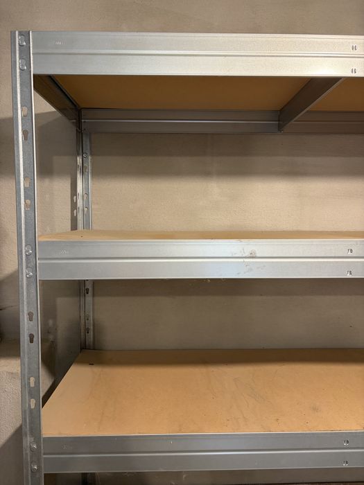 Vand rafturi metalice cu dimensiunile de 120/180/43 , 90/180/43 , 75/180/33