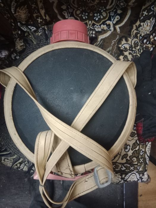 Палатка новая. Термос.