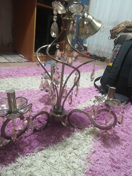 Продам люстру для высоки потолков