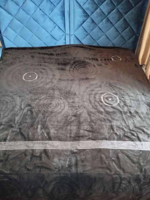 Покрывало на кровать или диван