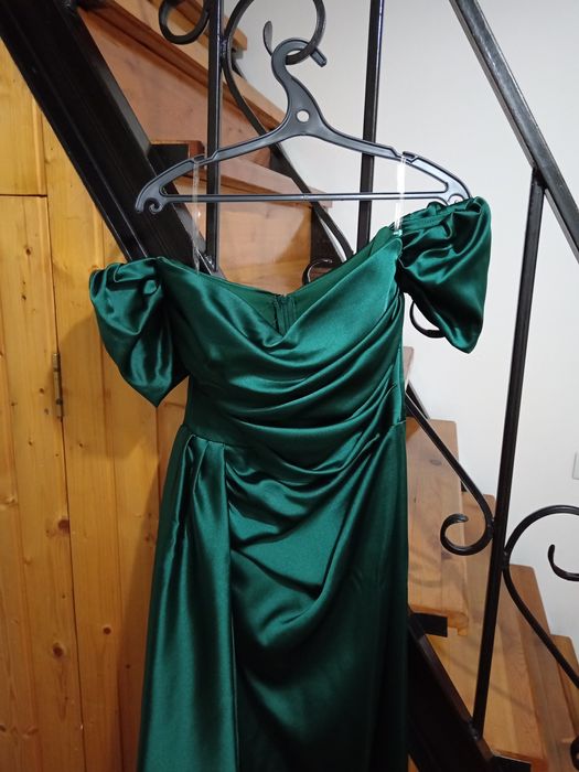 Вечернее изумрудное платье