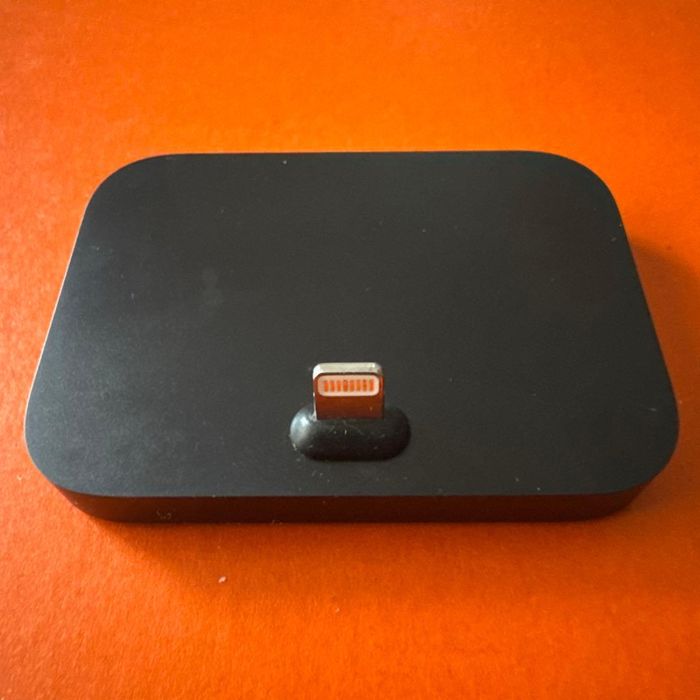 Док-станция Apple iPhone Lightning Dock