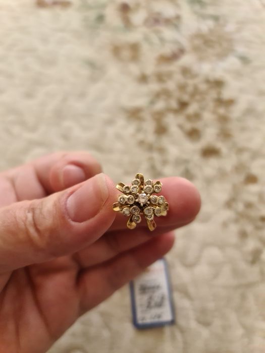 Продам золотой комплект с бриллиантами