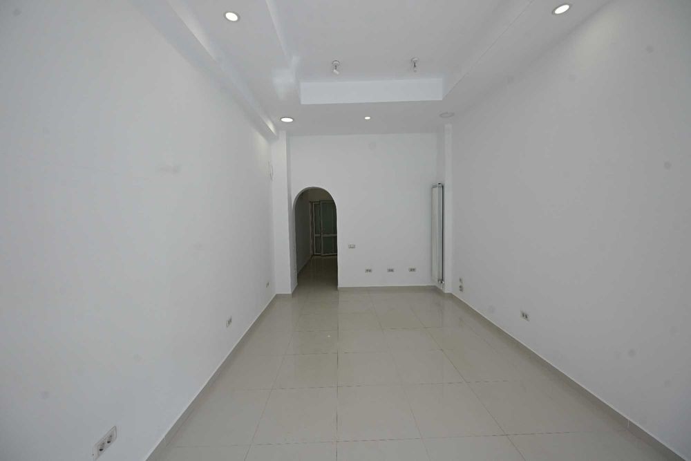 De inchiriat - Spatiu Comercial 53 mp - mun. Husi, 1 Mai, nr.1