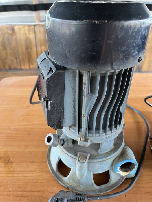 Водяной электрический бытовой насос