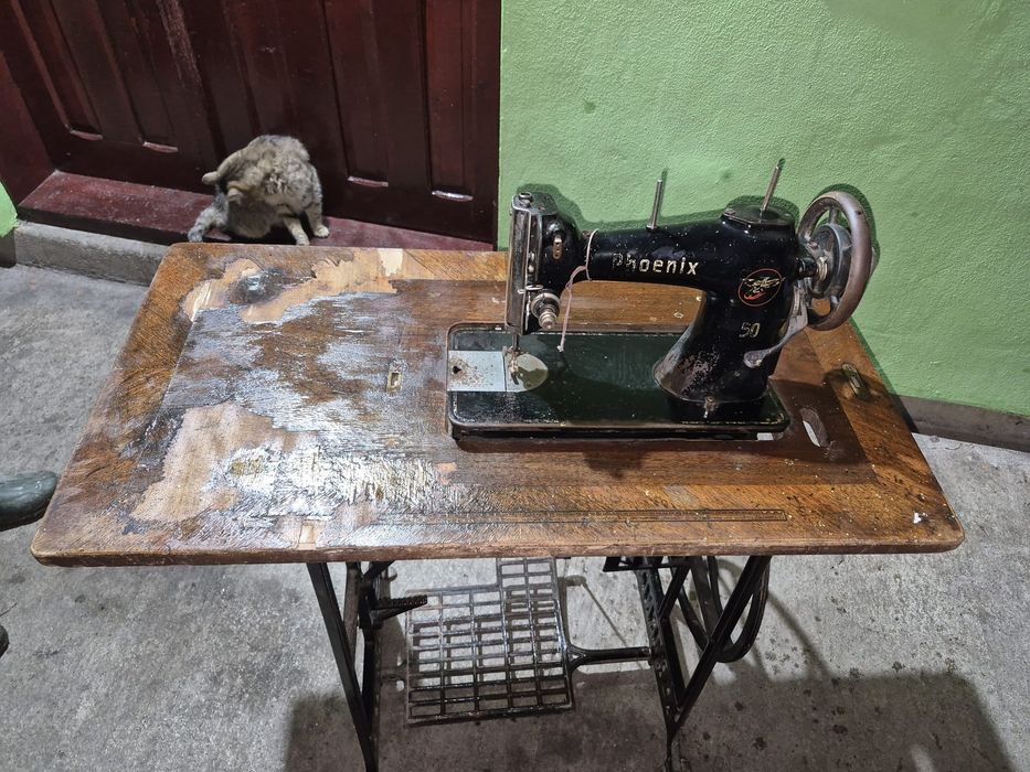 Mașina de cusut Phoenix 50