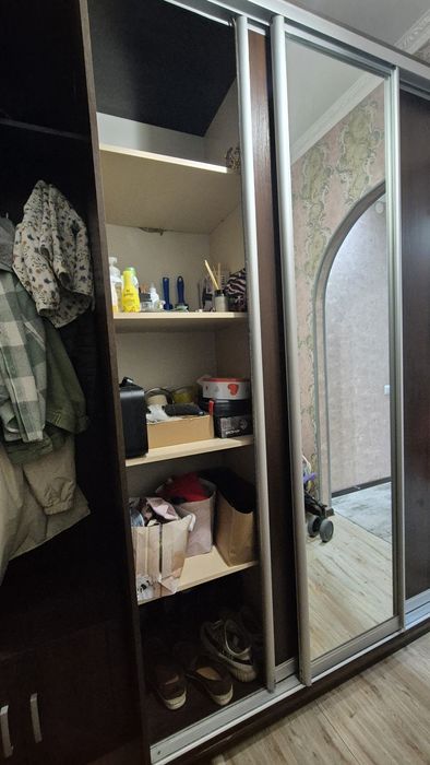 Продам шкаф в прихожую