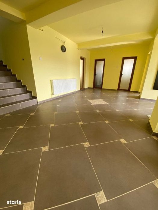 Spatiu/Comercial/Birouri/Cladire de inchiriat - 240 MP - P + 1, Husi,