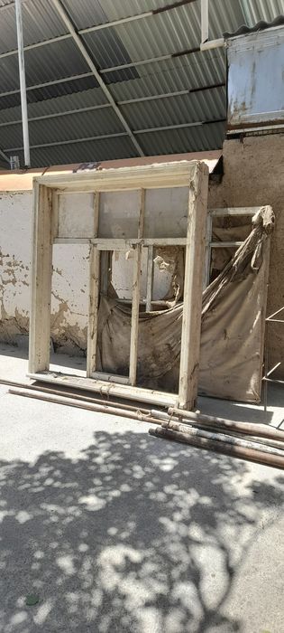 Утинлар дераза эшиклар бор срочно сотилади.