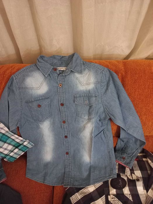 Продавам тениски и  бермуди за момче