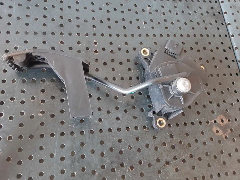 pedala acceleratie 2.0 dci nissan qashqai j10 nj10 jj10e