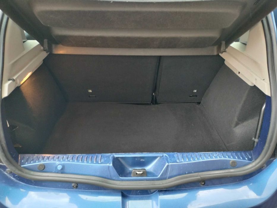 Mașină, Dacia Sandero Laurette,2013