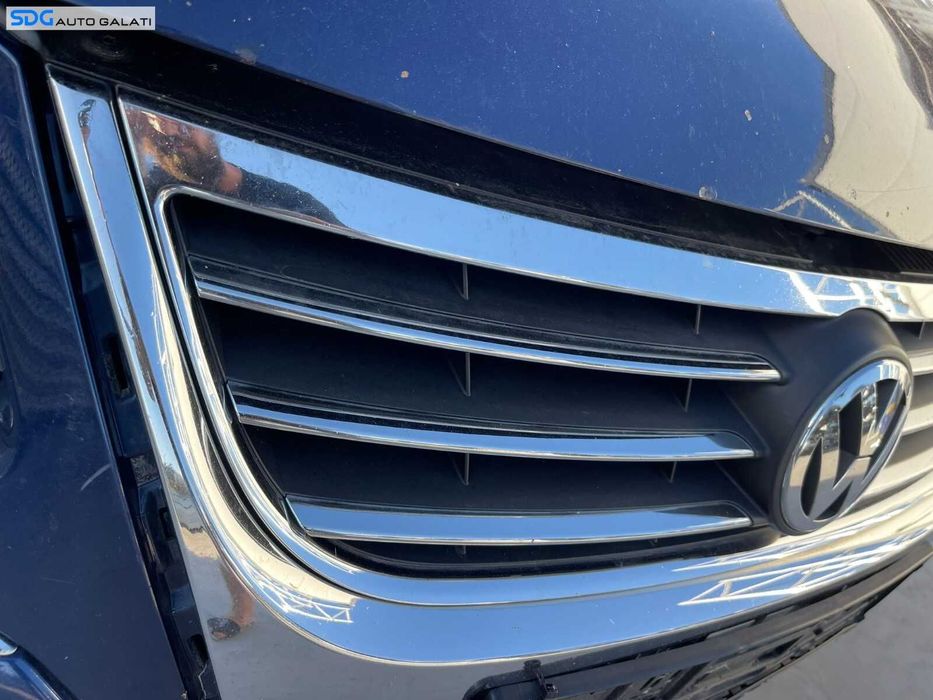 Grila cu Sigla Emblema de pe Bara Spoiler Fata Volkswagen Touran 1T2 2007 - 2010 Cod 1T0853651D [B4378]