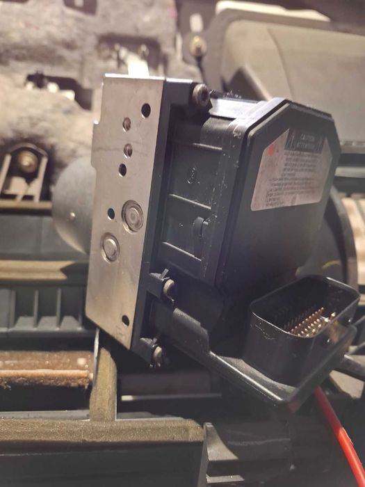 ABS модул Тойота корола версо 2005