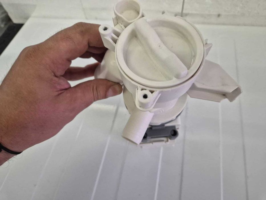 Pompa evacuare masina de spalat Candy 43041796 cod / C138