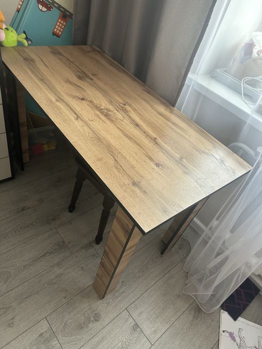 Продам кухонный стол