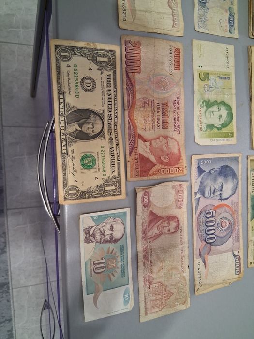 различни ретро пари от България и други държави