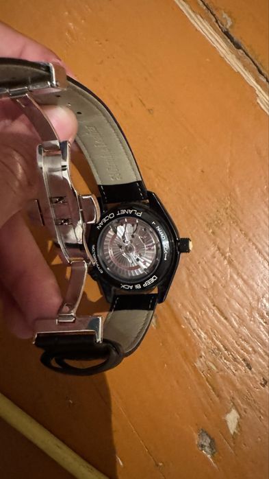 Часы Omega Planet