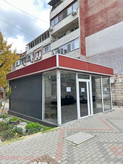 Дава се под наем Магазин в Варна, Колхозен пазар - 35 кв.м за 560 € - Снимка #1