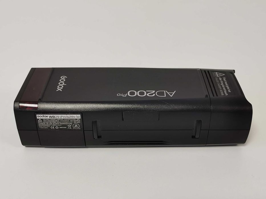 Преносима светкавица Godox AD200 Pro