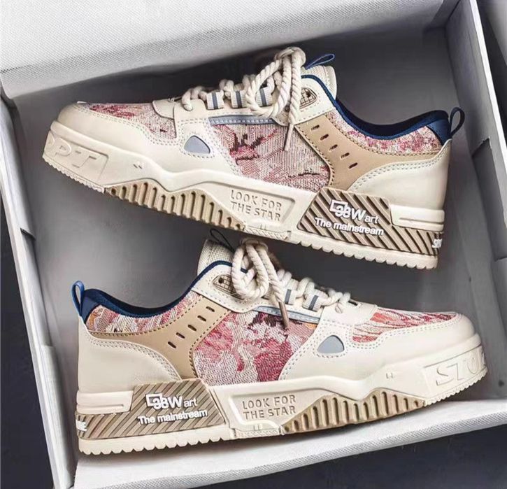 Новые  кроссовки