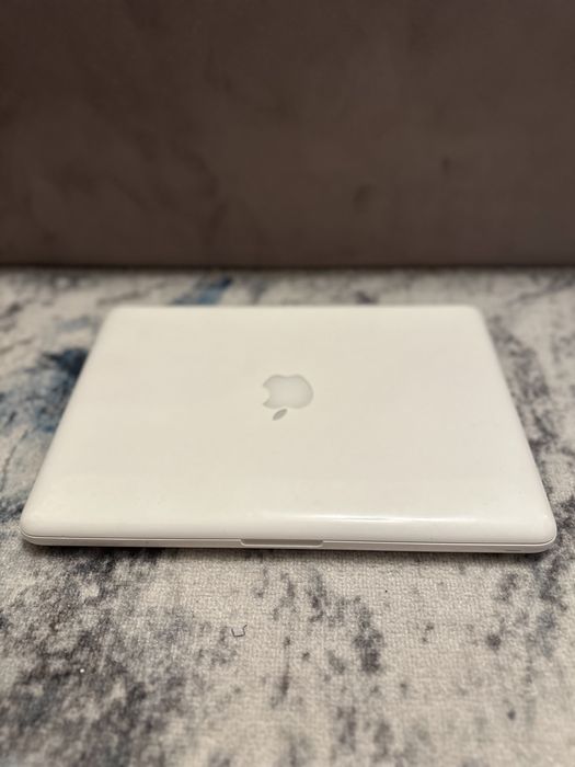 Macbook 13 Mid 2010