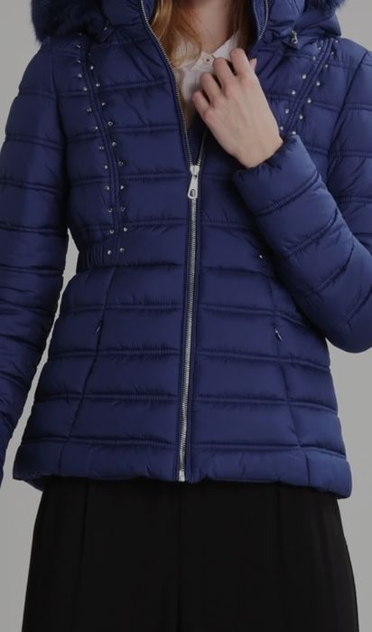 Зимно яке Guess.