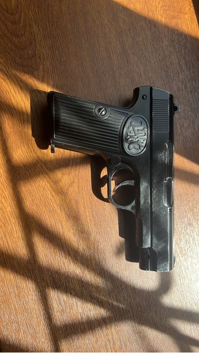 Писталет игрушка